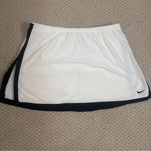 Nike Tennis White Skirt with Black Trim Size Small (4-6)